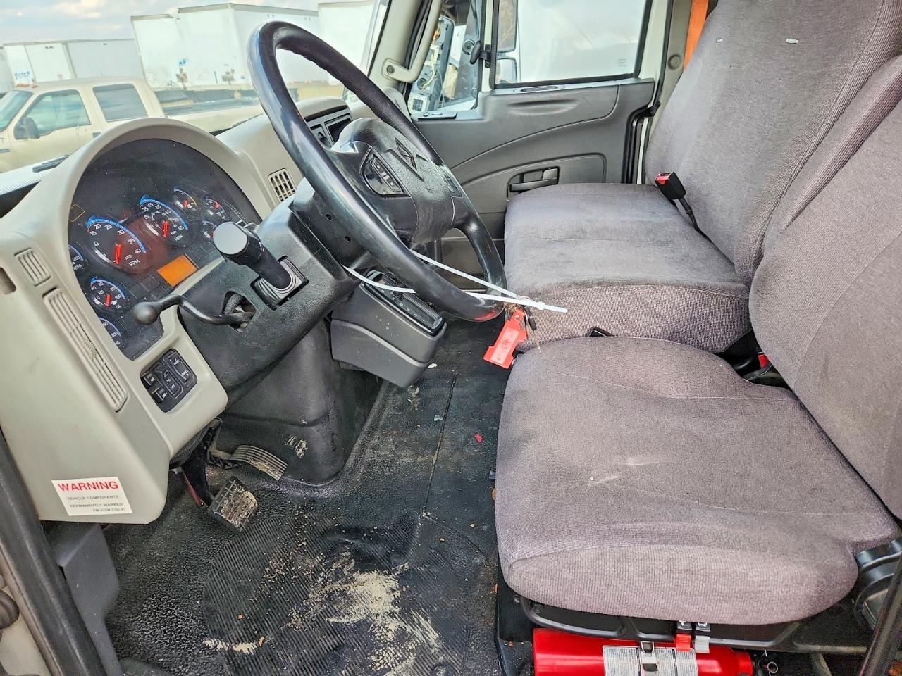 2016 International MA025 BOX Truck
