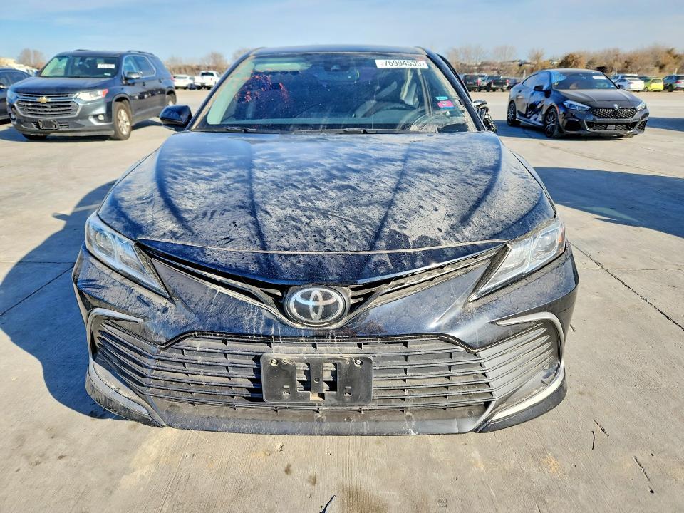 2022 Toyota Camry le