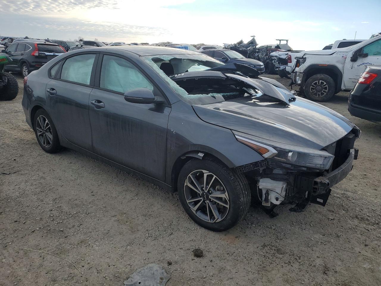 2023 KIA Forte lxs