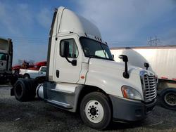 Freightliner Vehiculos salvage en venta: 2016 Freightliner Cascadia 125 Semi Truck