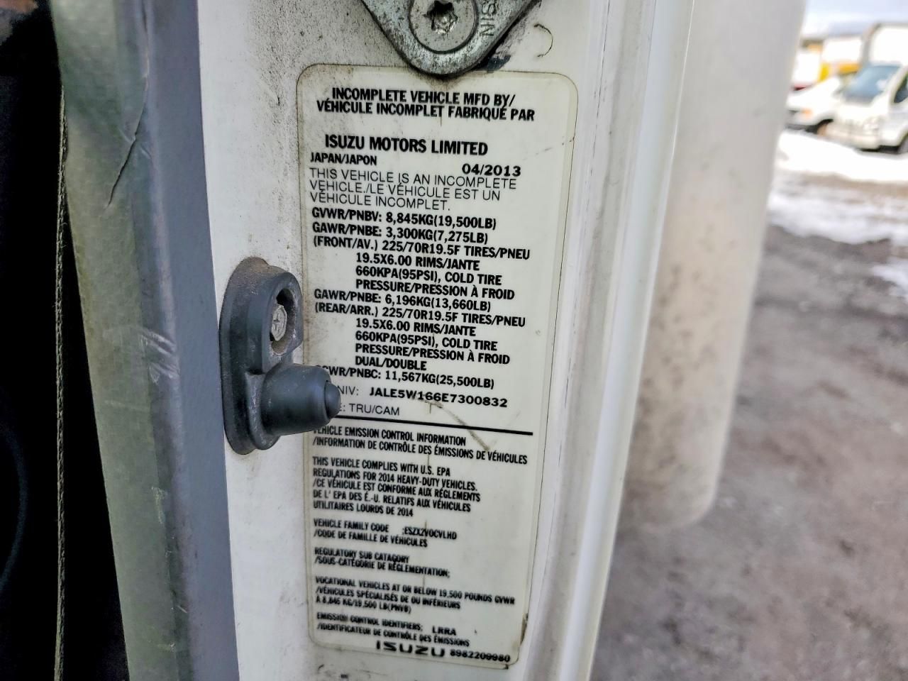 2014 Isuzu NRR