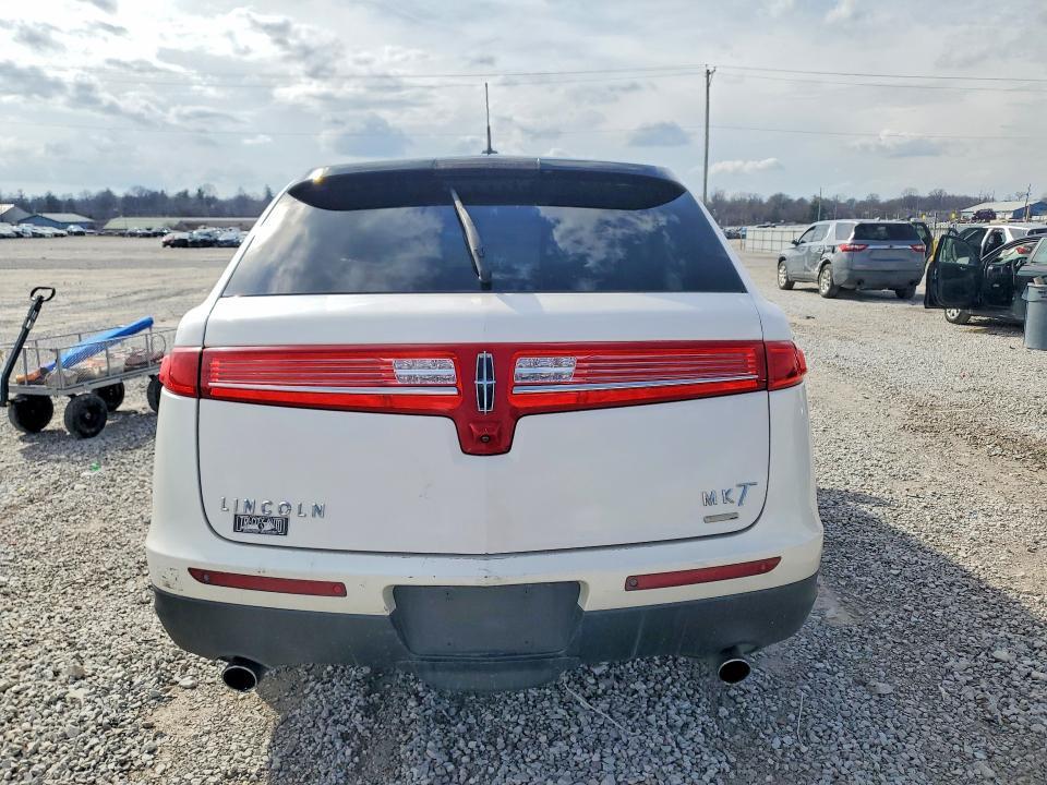 2013 Lincoln MKT