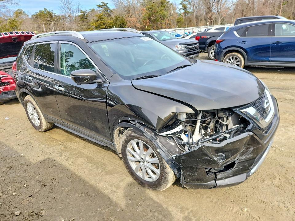 2017 Nissan Rogue sv