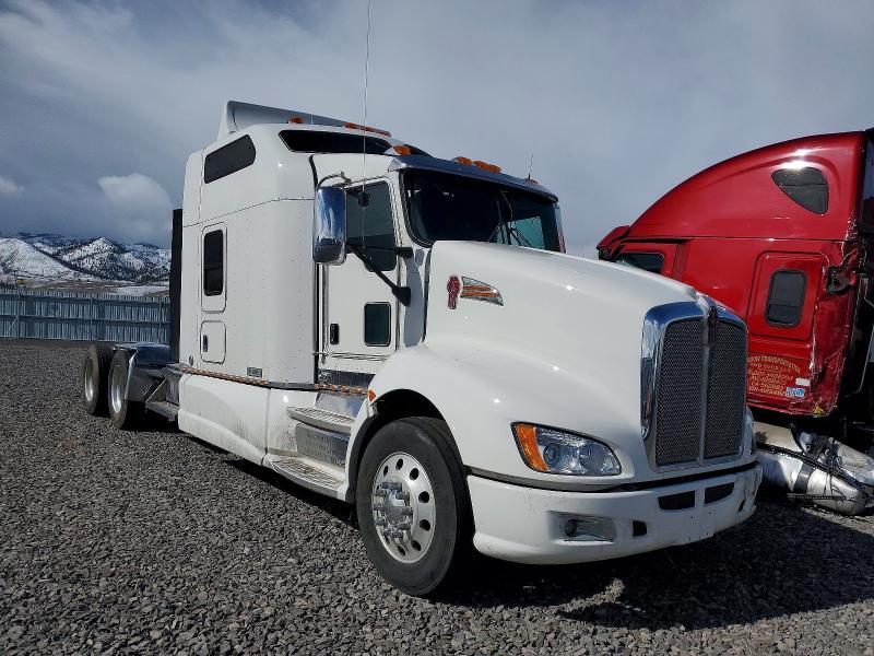 2015 Kenworth T660 Semi Truck