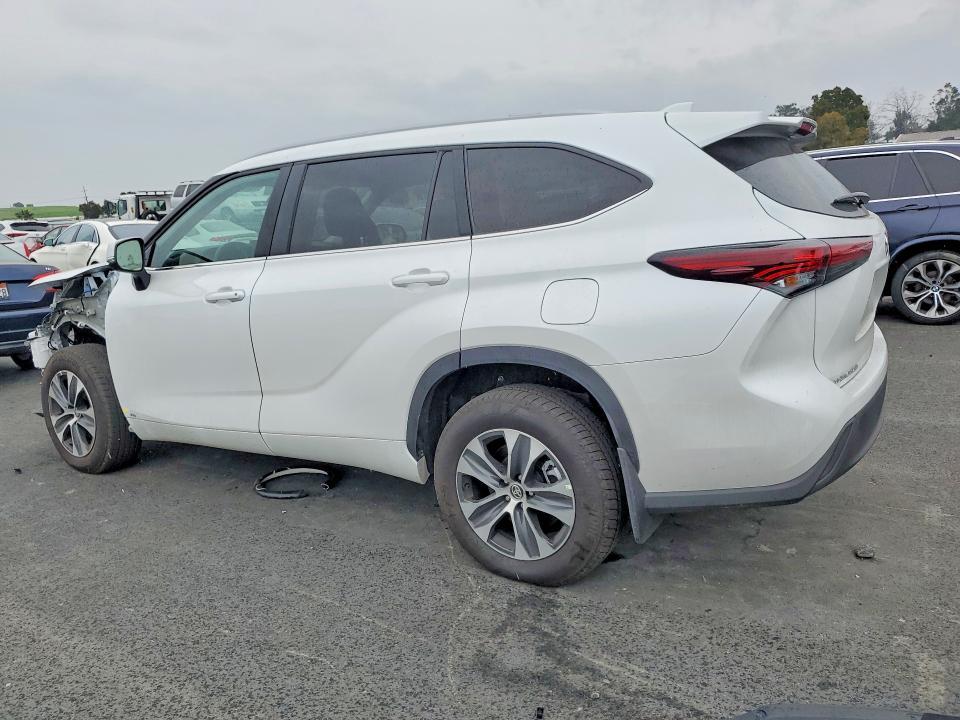 2025 Toyota Highlander Hybrid xle