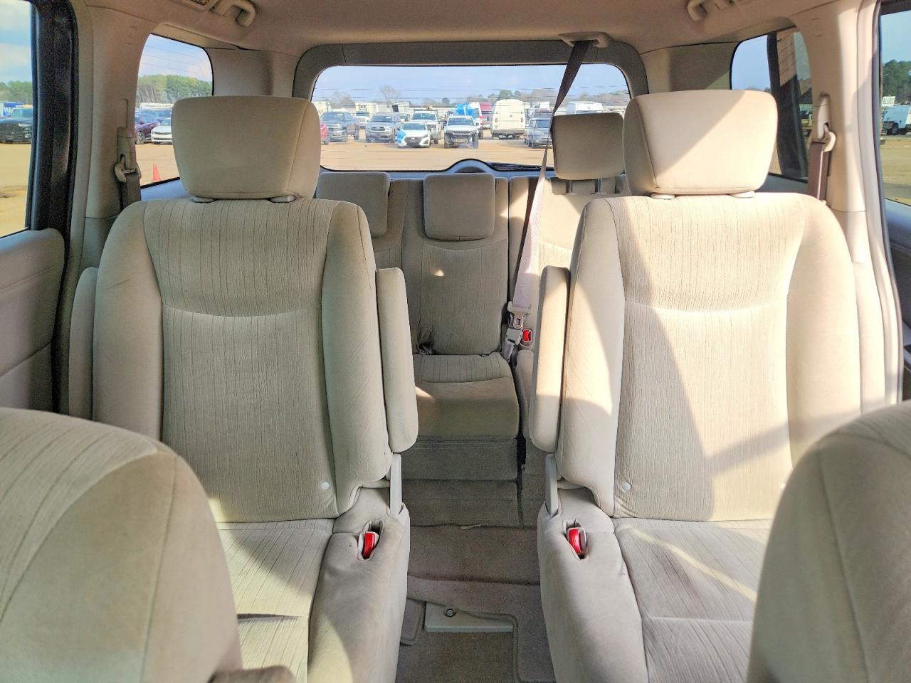 2015 Nissan Quest s