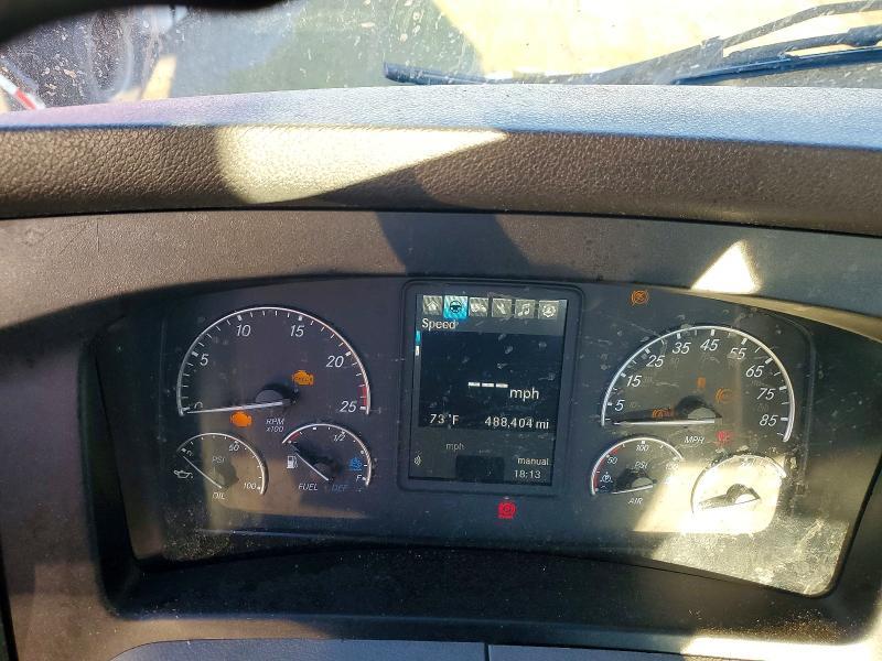 2020 Freigliner Cascadia 126