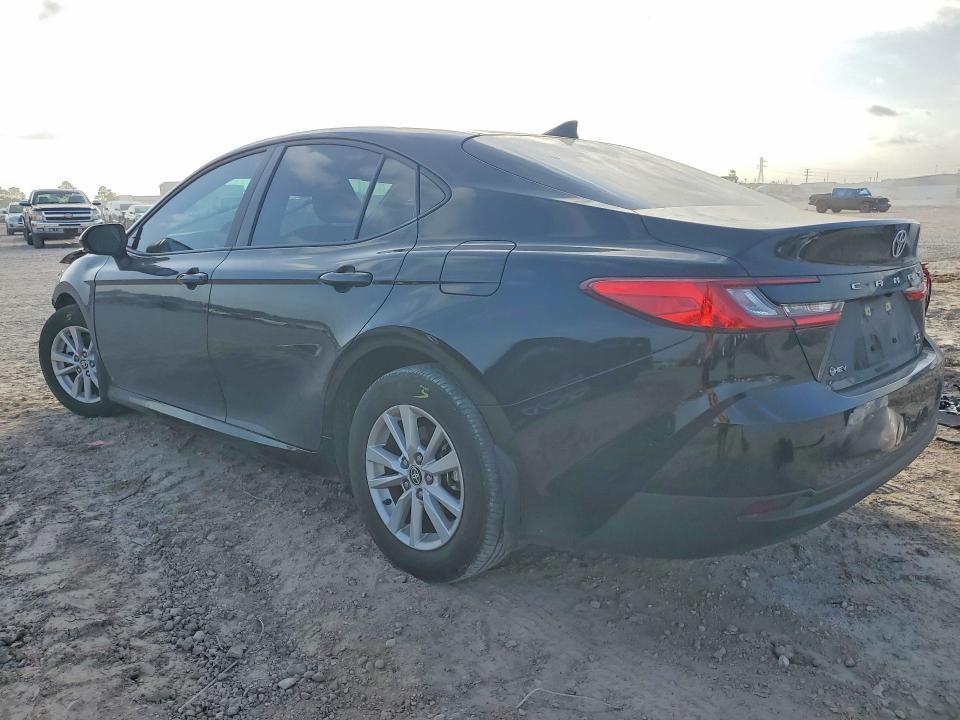 2025 Toyota Camry le