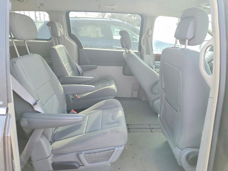 2010 Chrysler Town & Country Touring
