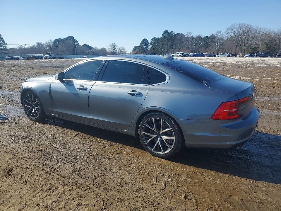 2018 Volvo S90 T5 Momentum