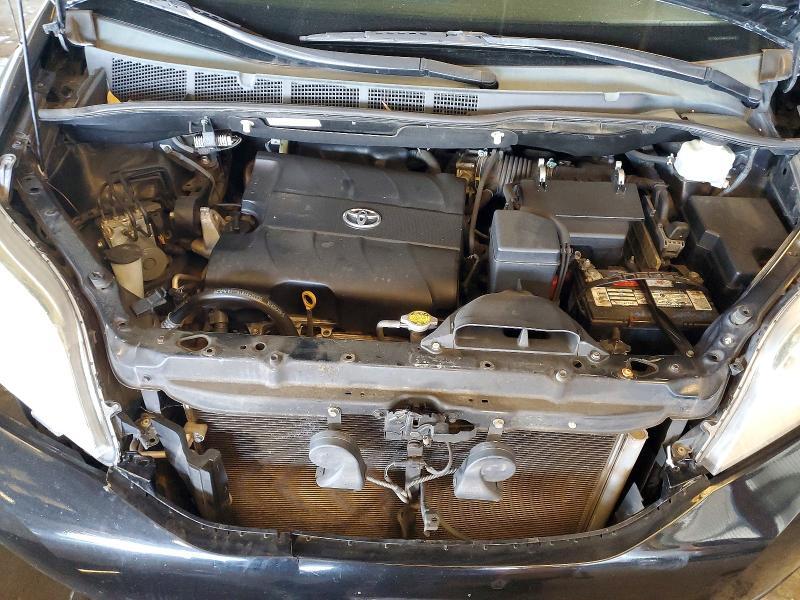 2011 Toyota Sienna le