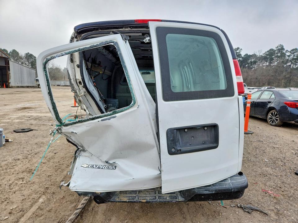 2021 Chevrolet Express G2500