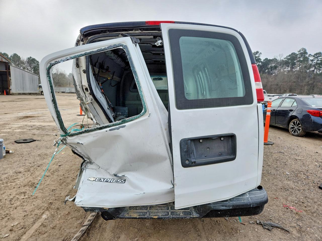 2021 Chevrolet Express G2500
