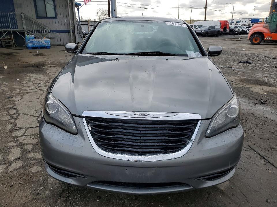 2013 Chrysler 200 Touring