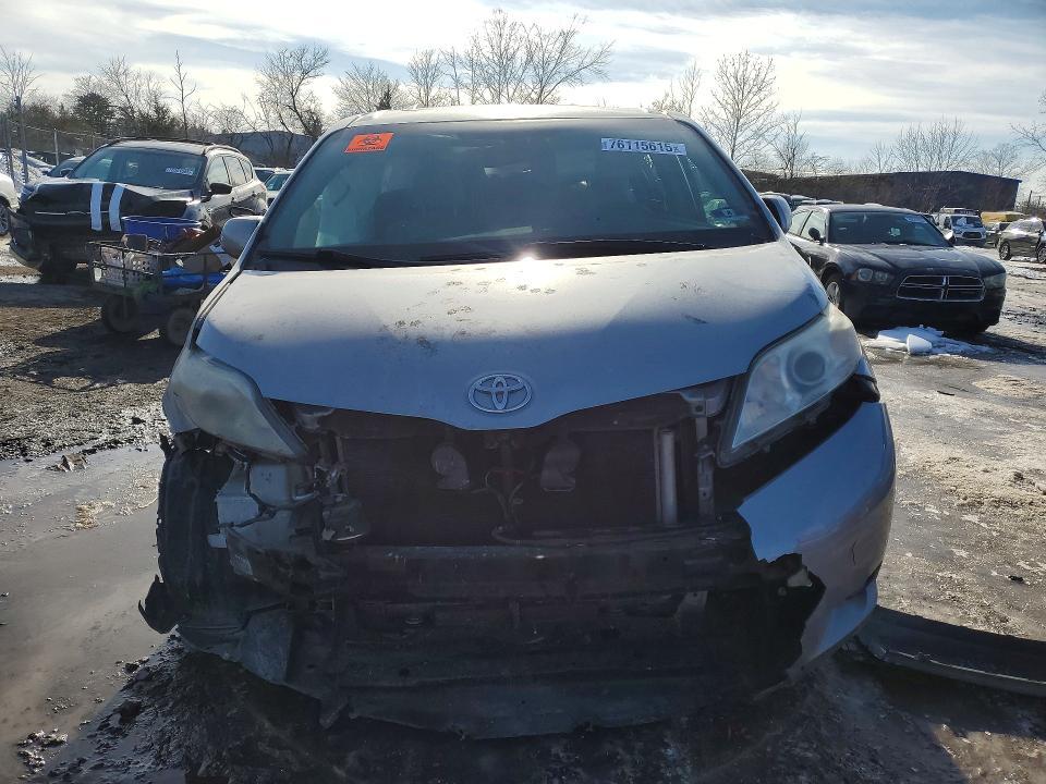 2017 Toyota Sienna xle
