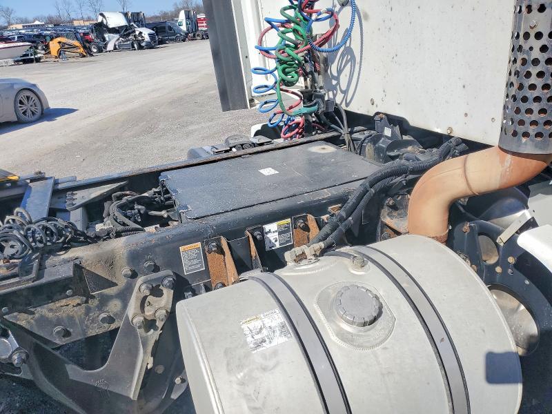 2014 Kenworth T680 Semi Truck