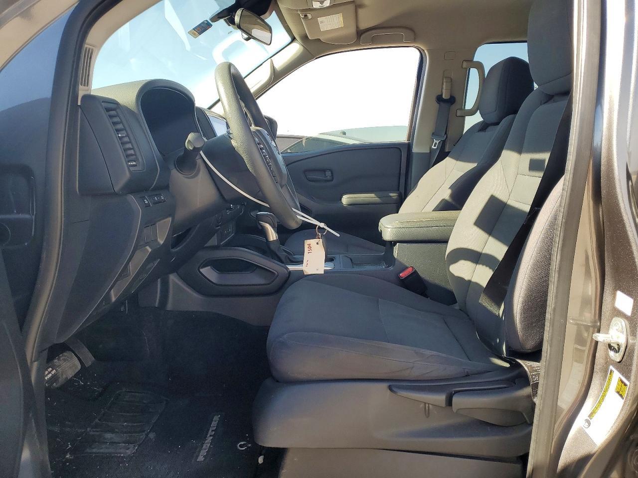2022 Nissan Frontier s