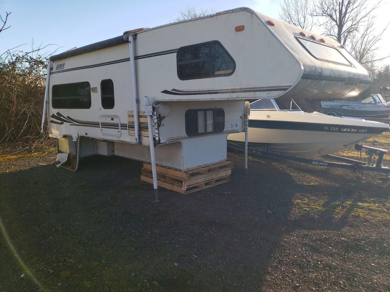 2000 Lance Camper