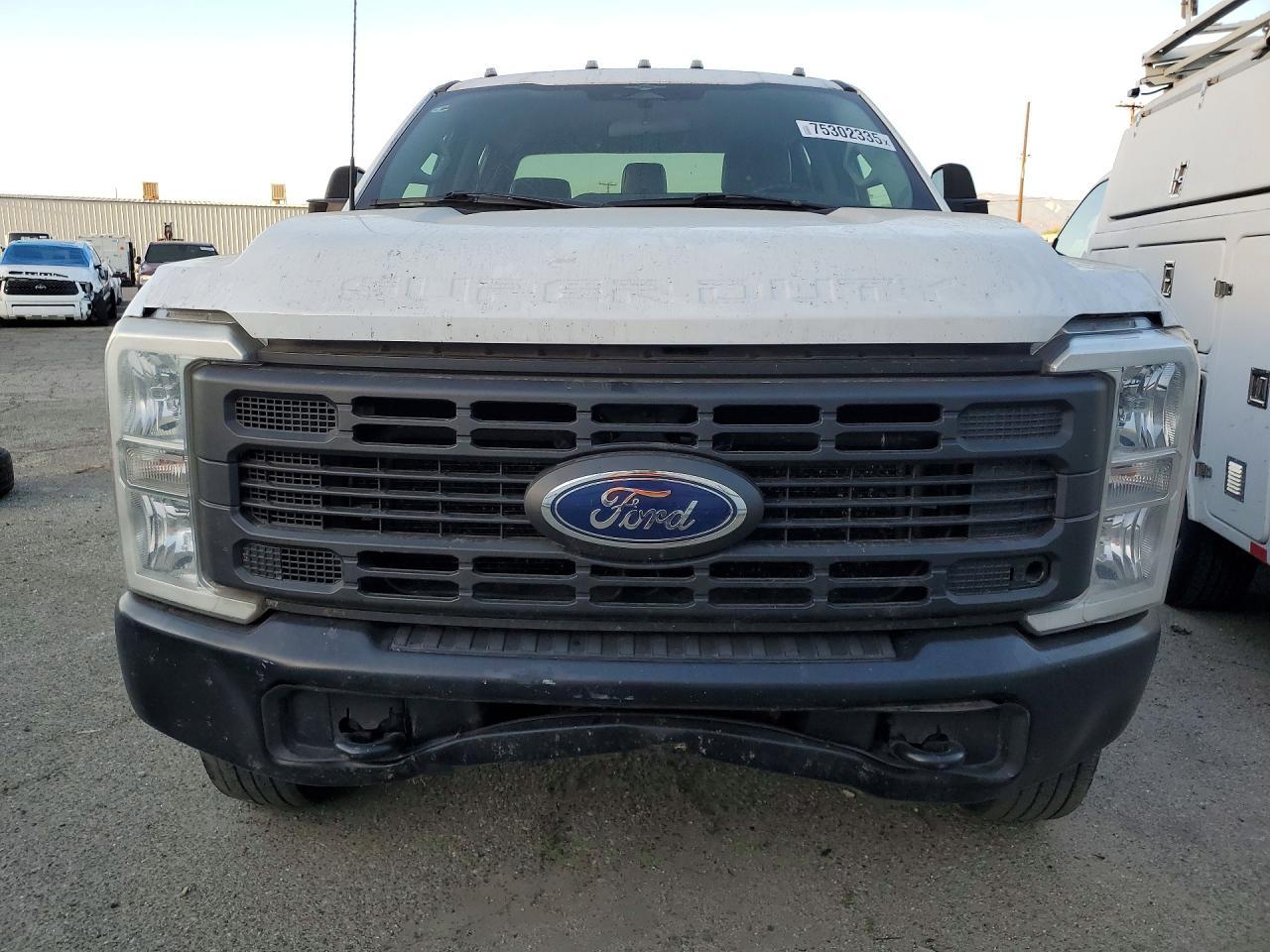 2023 Ford F350 Super Duty Truck Cab AND Chassis