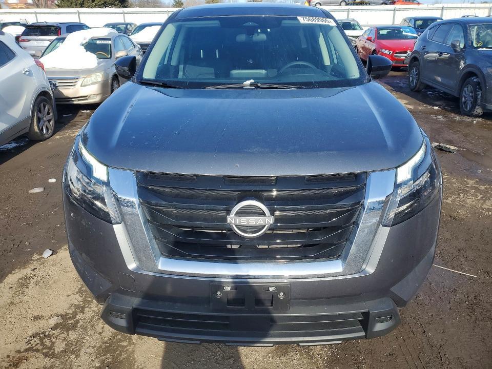 2025 Nissan Pathfinder s