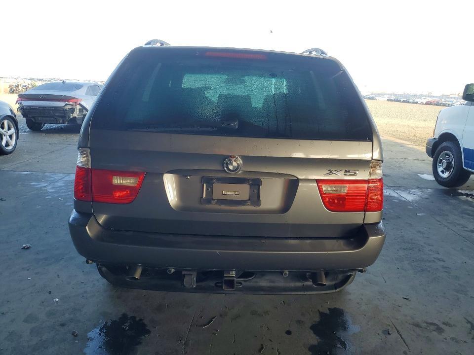 2005 BMW X5 3.0i