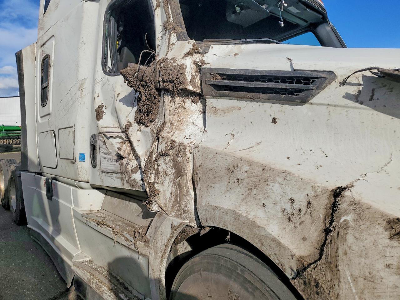 2021 Freightliner Cascadia 126