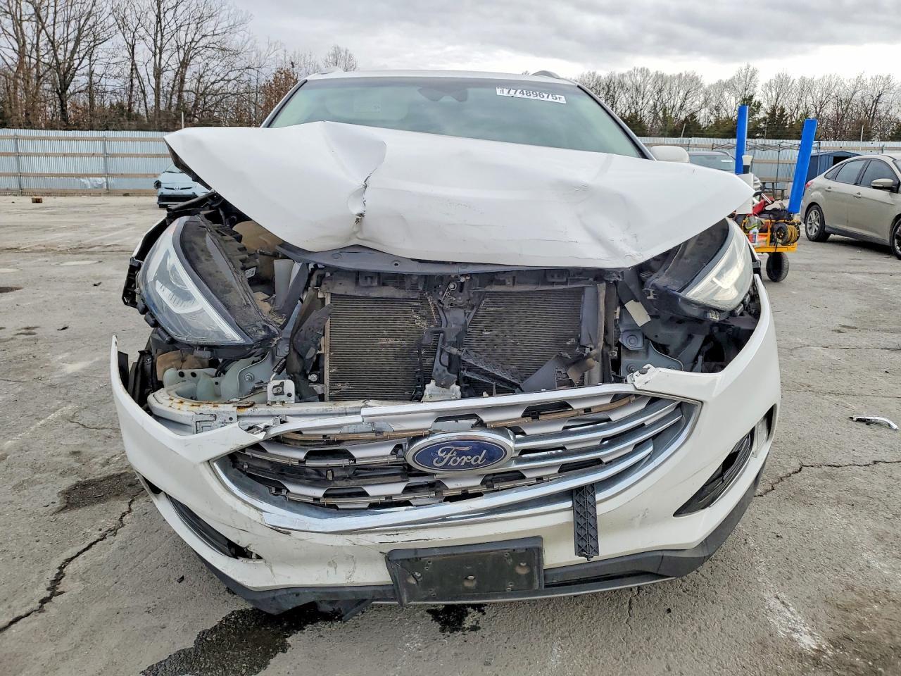 2019 Ford Edge sel