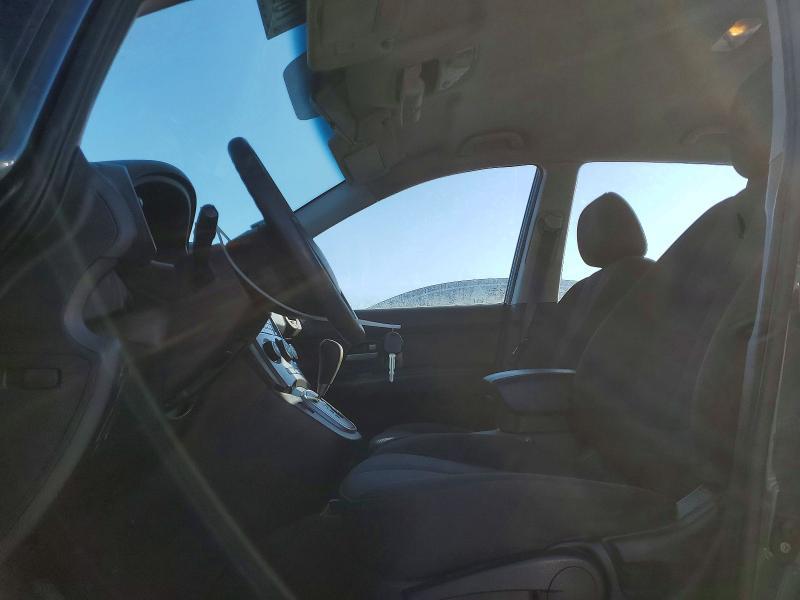 2009 KIA Rondo Base