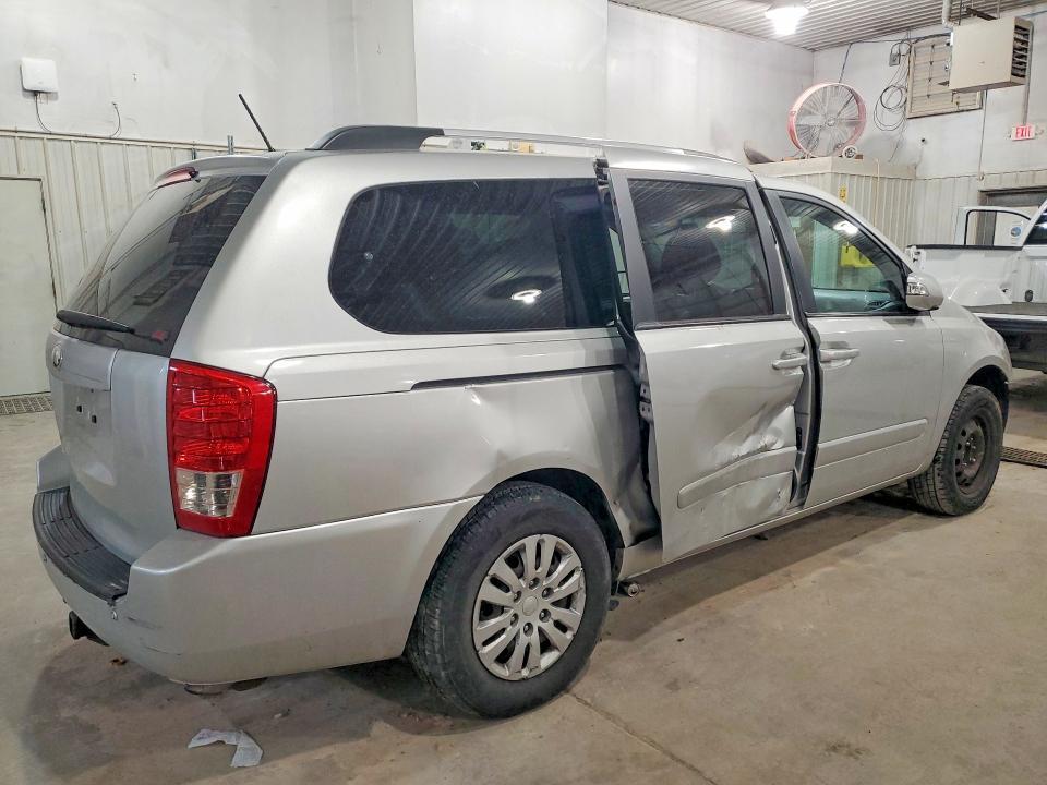 2014 KIA Sedona lx