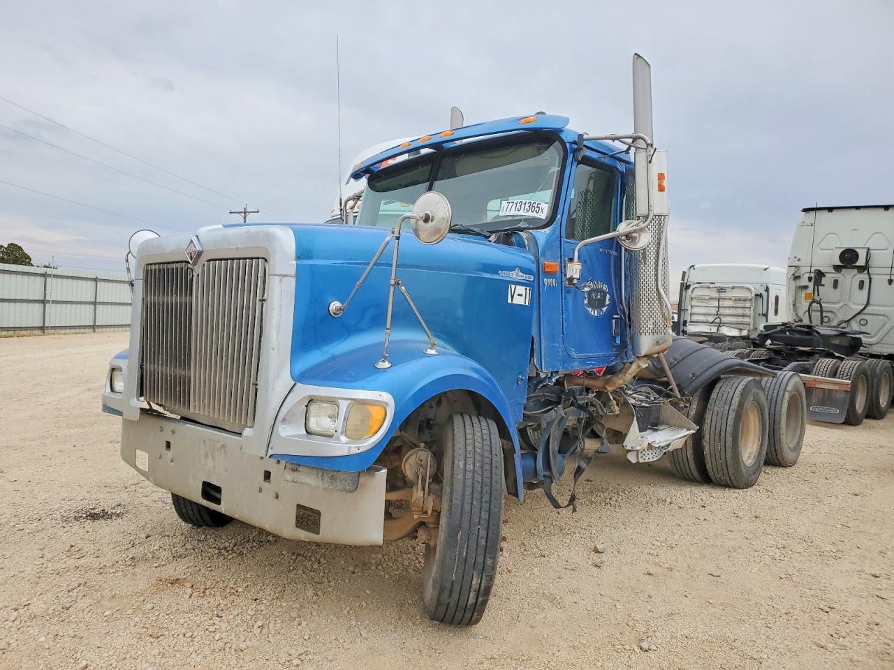 2006 International L9327 Semi Truck