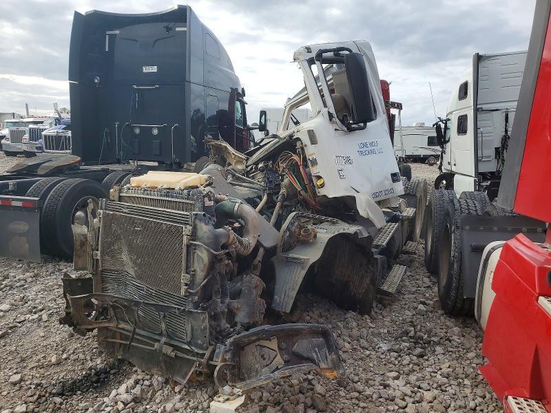 2015 Volv O VNL Semi Truck