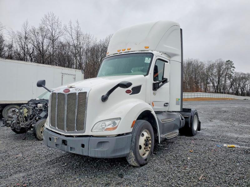 2019 Peterbilt 579 Semi Truck