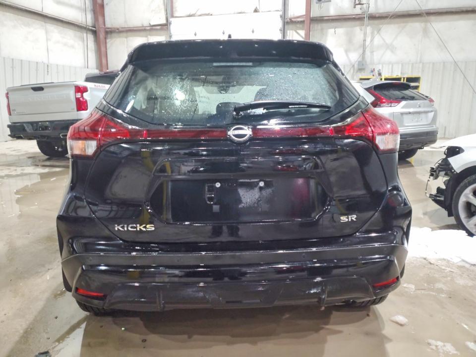 2024 Nissan Kicks sr