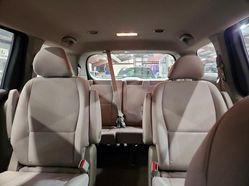 2016 KIA Sedona l
