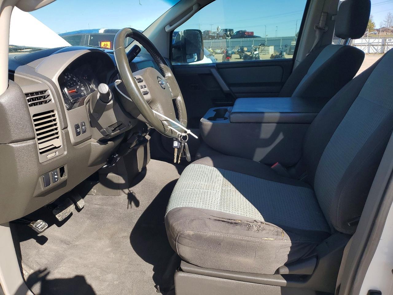 2004 Nissan Titan XE