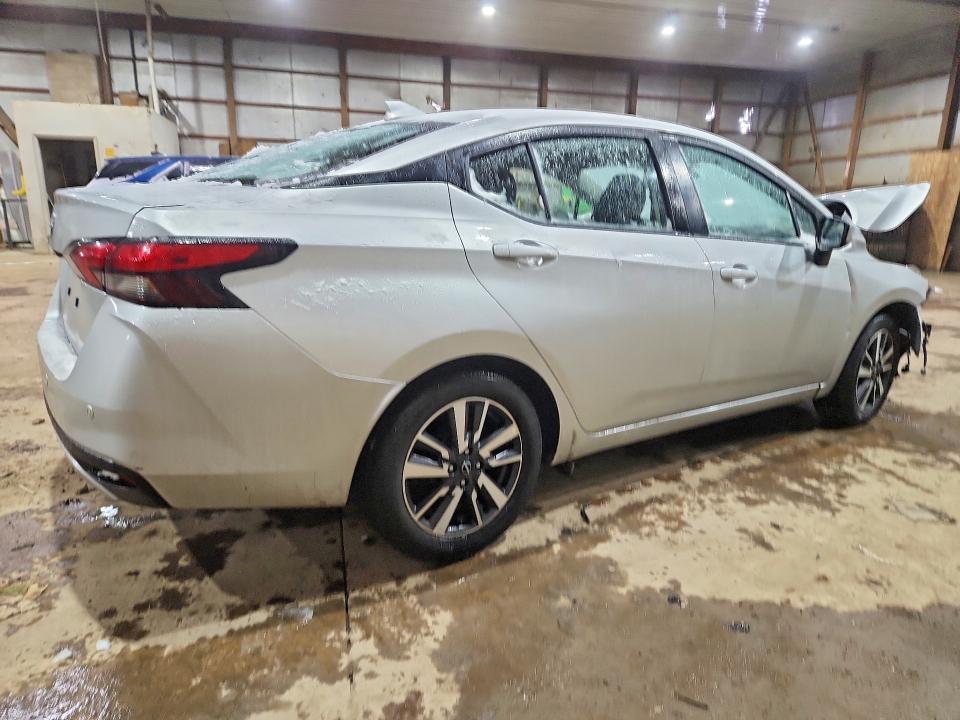 2025 Nissan Versa sv
