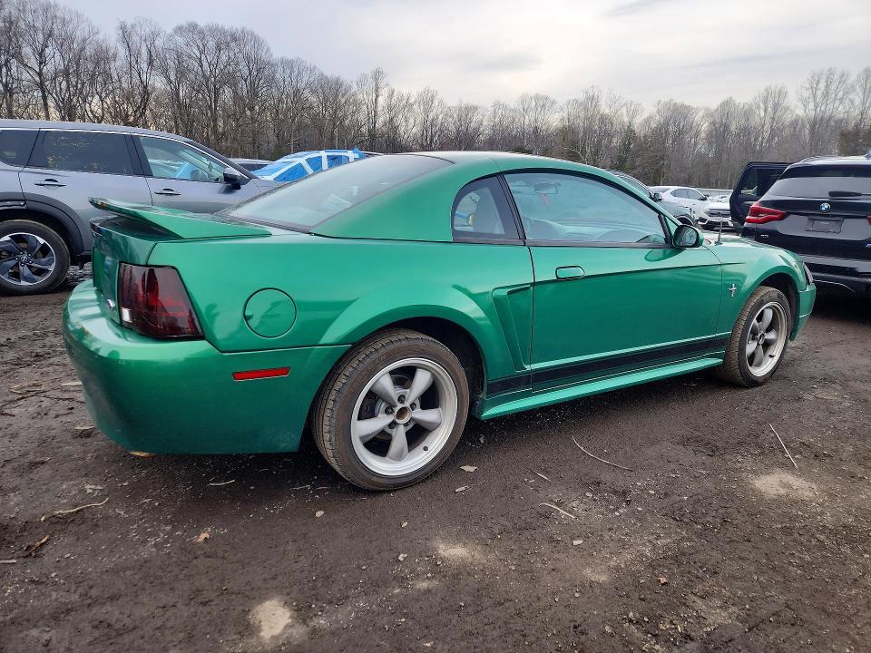 2000 Ford Mustang