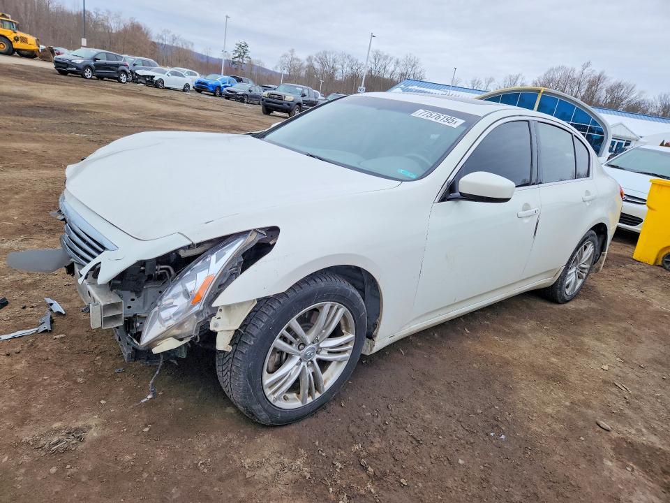 2015 Infinity Q40