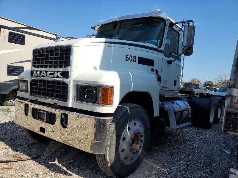 2020 Mack PI64T Semi Truck