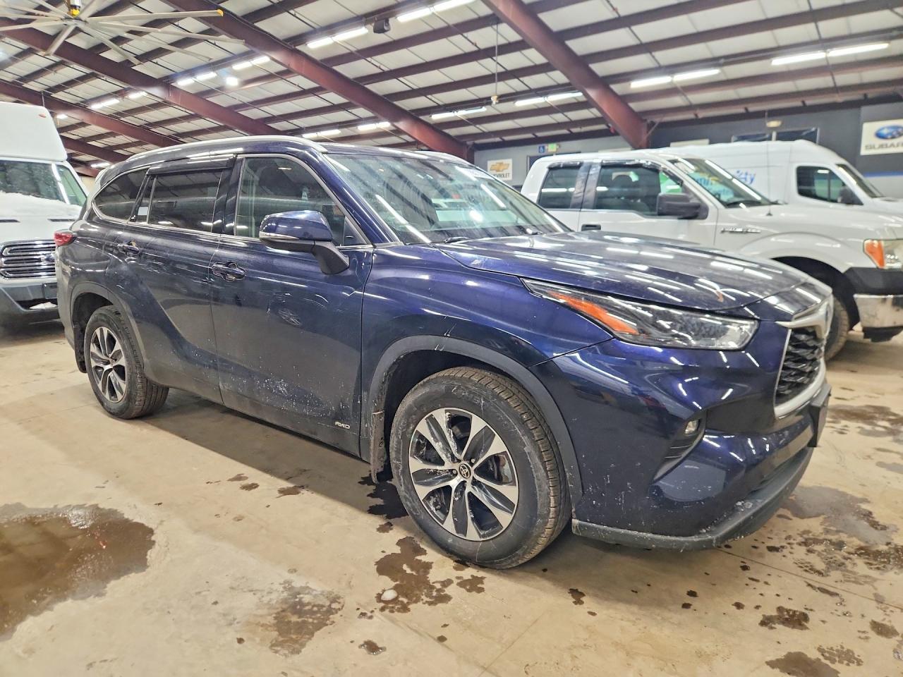 2022 Toyota Highlander Hybrid xle