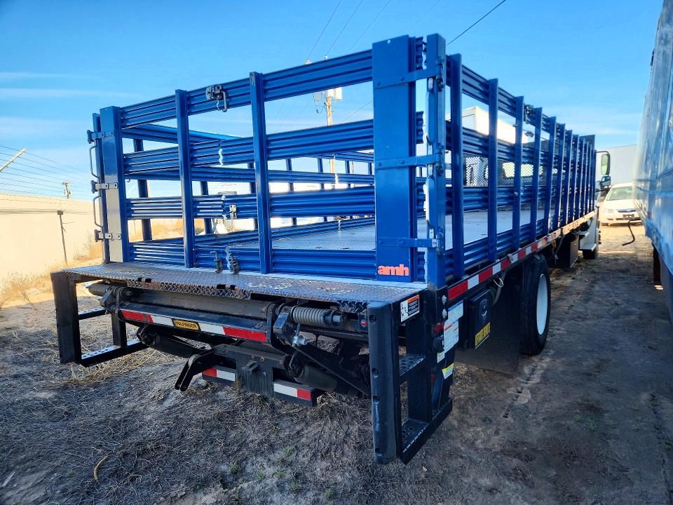 2016 Freightliner Business Class M2 Flatbed Truck