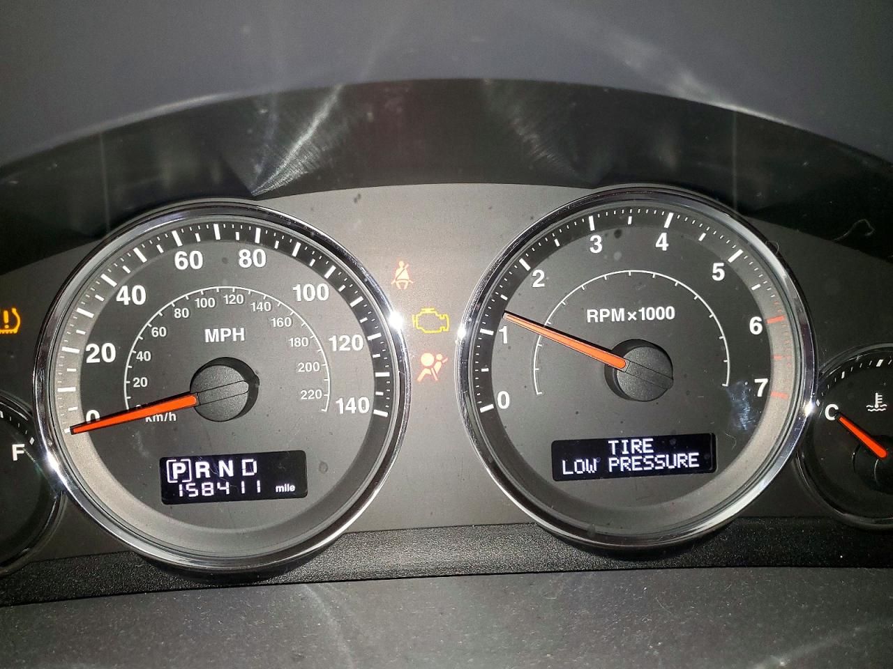 2010 Jeep Commander Sport