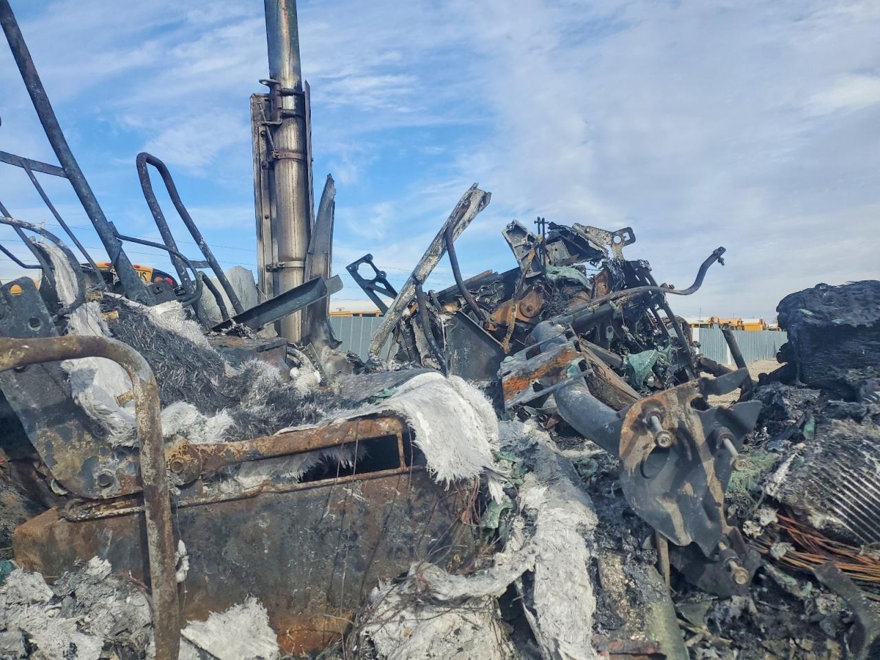 2020 Peterbilt 567 Semi Truck