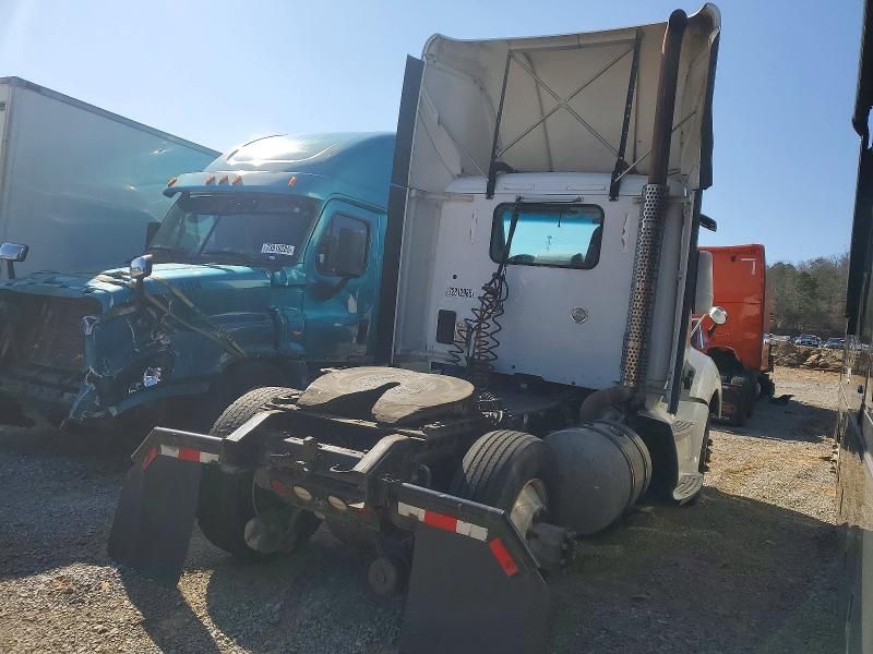2015 Kenworth T680 Semi Truck