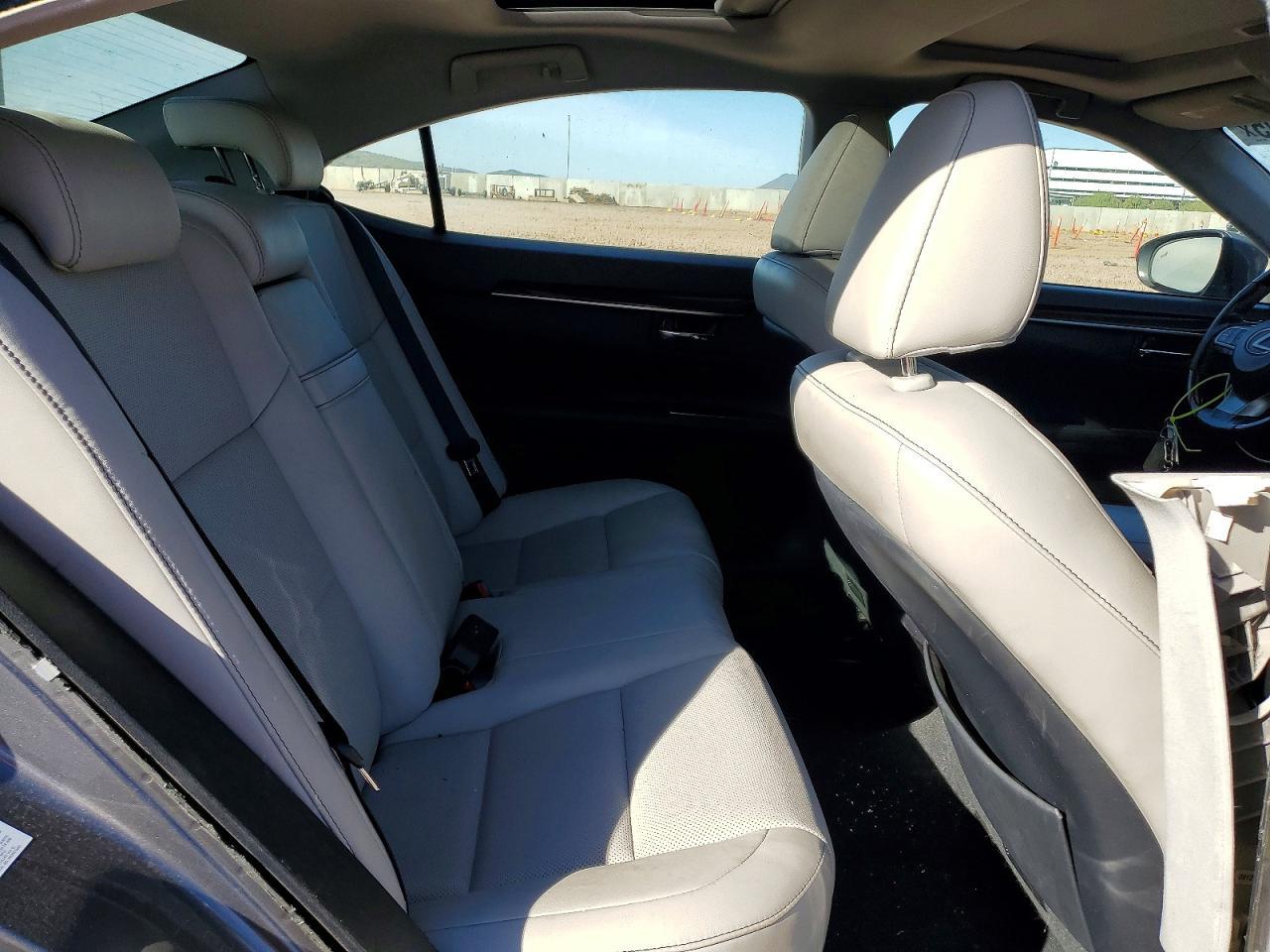 2017 Lexus ES