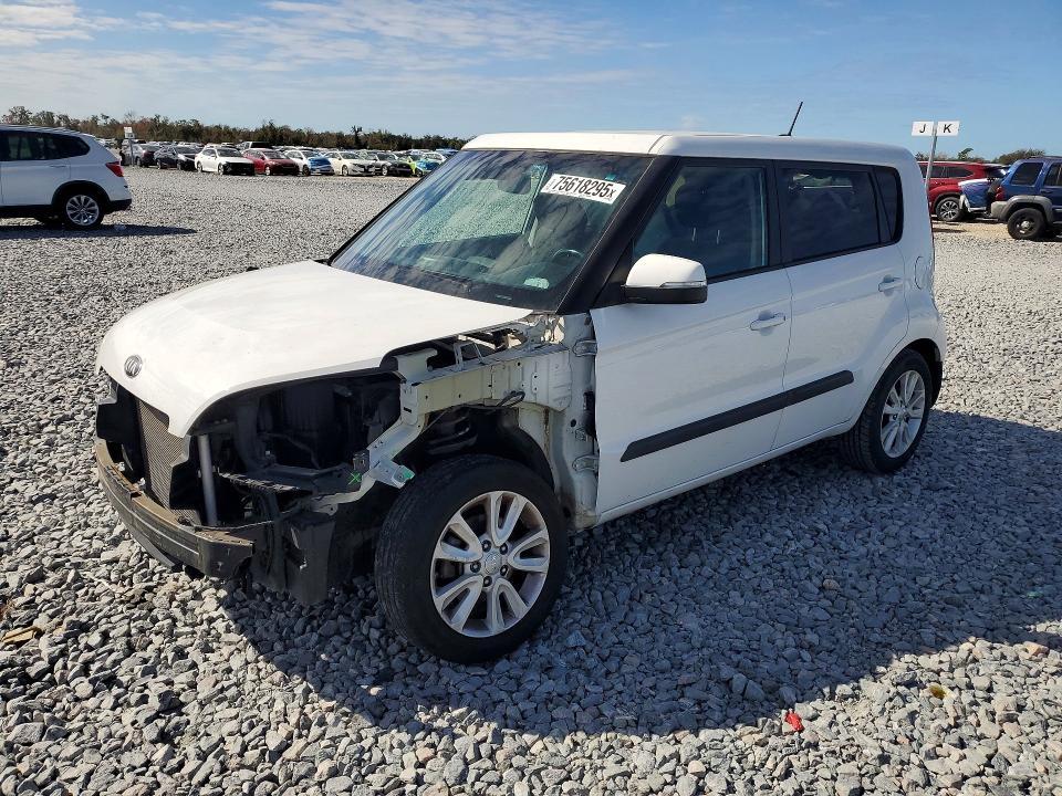 2013 KIA Soul +