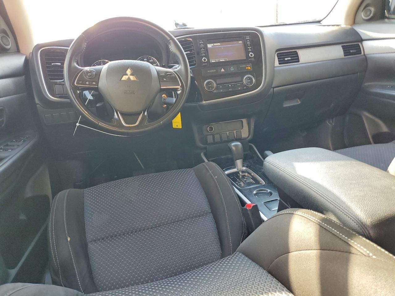 2017 Mitsubishi Outlander es