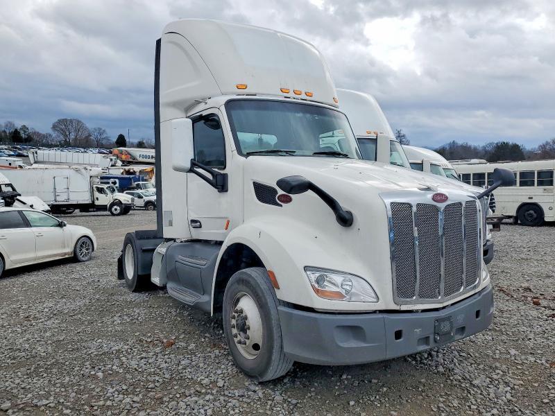 2019 Peterbilt 579 Semi Truck