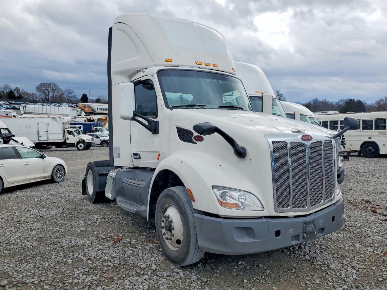 2019 Peterbilt 579 Semi Truck