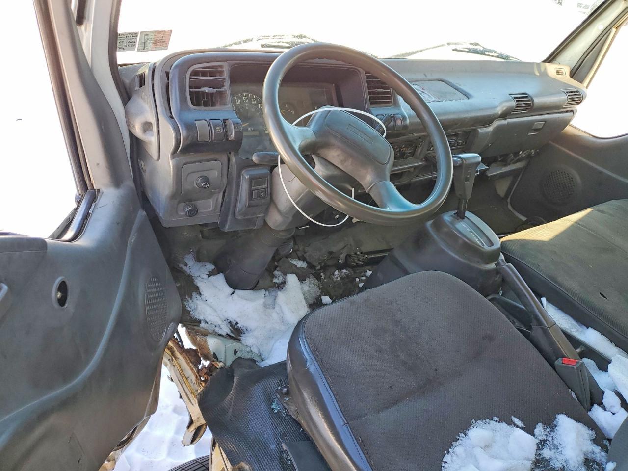 2002 GMC W5 BOX Truck